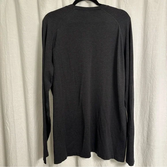 Lululemon Metal Vent Tech Long Sleeve Graphite Grey/Black XL